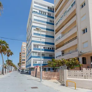 https://blue-atlantic-family-home.hotelsincadiz.net